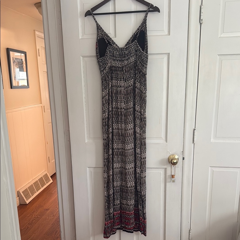 Bohemian Maxi Dress with Red Accents - Picture 2 of 11